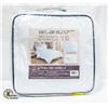 Image 1 : NEW DREAMSLEEP KING 3 PIECE COMFORTER SET