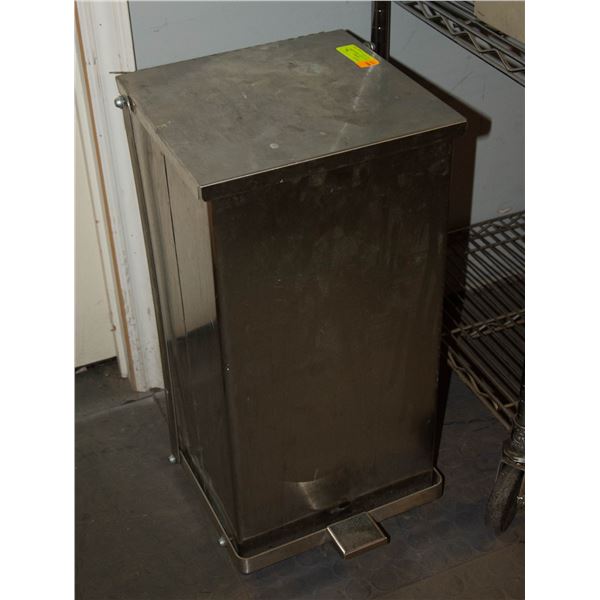 STAINLESS STEEL GARBAGE BIN NEEDS CLEANING H-23.5"