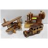 Image 1 : 3 VINTAGE WOODEN TOYS: PLANE, SEWING MACHINE AND