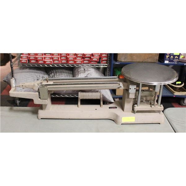 OHAUS WEIGHT SCALE