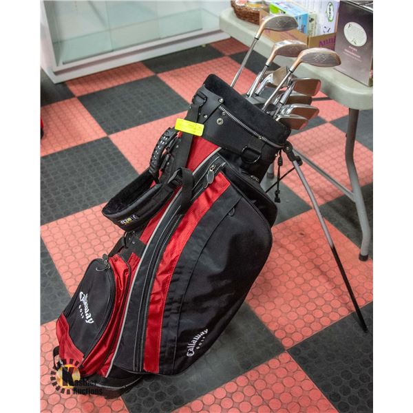SET OF GOLF CLUBS AND BAG