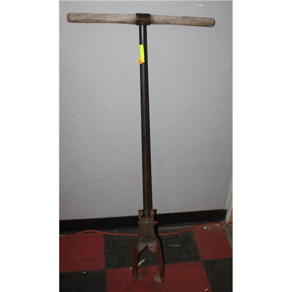 POST HOLE AUGER