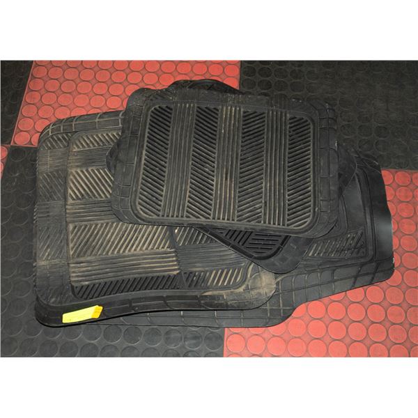LOT OF UNIVERSAL CAR MATS