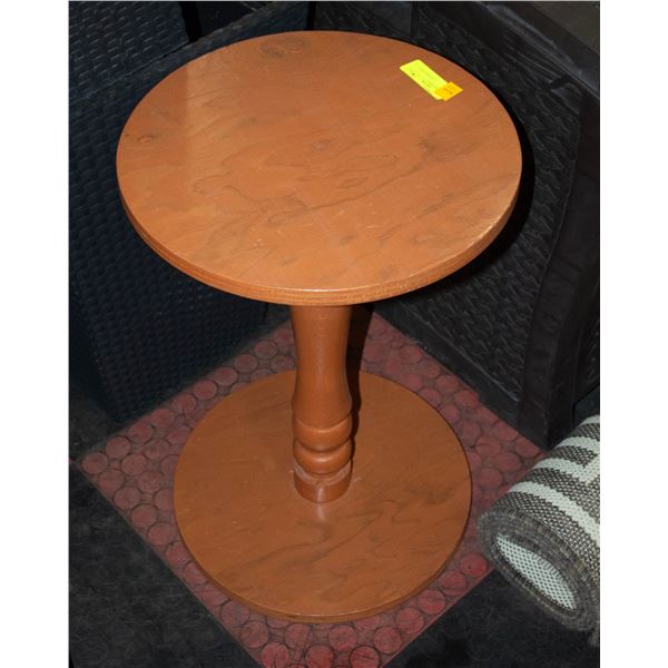 ROUND SIDE TABLE