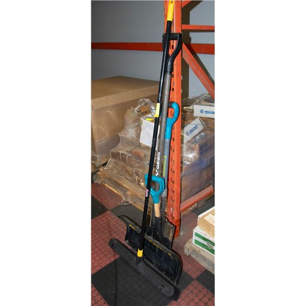 YARD TOOLS LOT OF 4