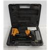 Image 1 : BOSTITCH SB 2 IN 1 AIR BRAD STAPLER IN CASE