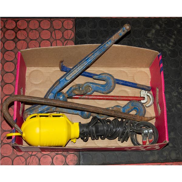 LOT OF PRY BARS SOLD WITH WORKLIGHT