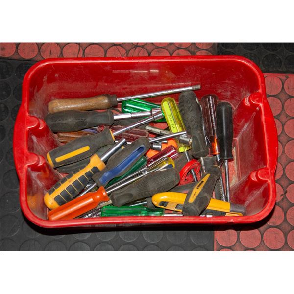 SMALL TOTE OF SCREWDRIVERS