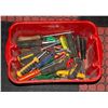Image 1 : SMALL TOTE OF SCREWDRIVERS
