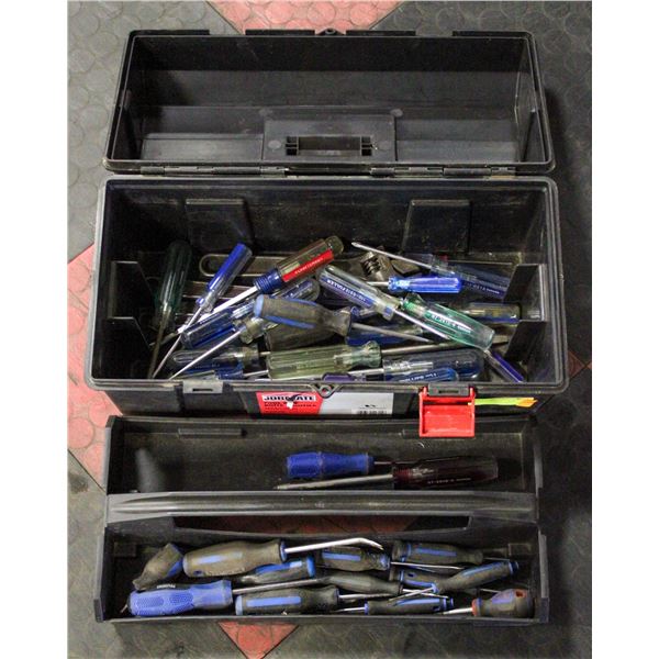 JOBMATE 19" TOOLBOX WITH CONTENTS *BROKEN LATCH