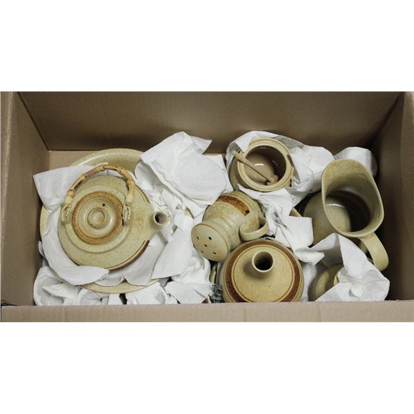 POTTERY MATCHING SET