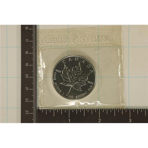 2004 CANADA SILVER $5 MAPLE LEAF IN ORIGINAL MINT