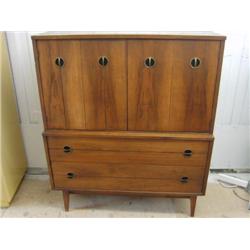 Very well  crafted dresser with drawers (230)