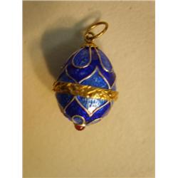 Lot of cameo pin and a beautiful Russian blue enameled pendant (266)