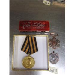 International pitch harmonica, and 3 medals (2)