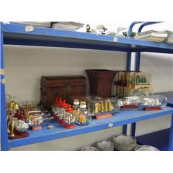 Lot of ships in a bottle, and decorative boxes (8888)