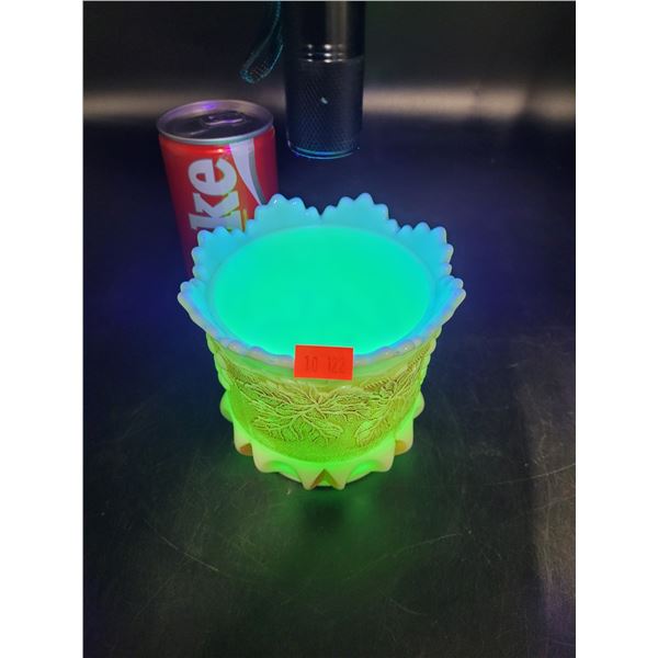 Vintage Northwood Grape Arbor Custard Uranium Glass Dish