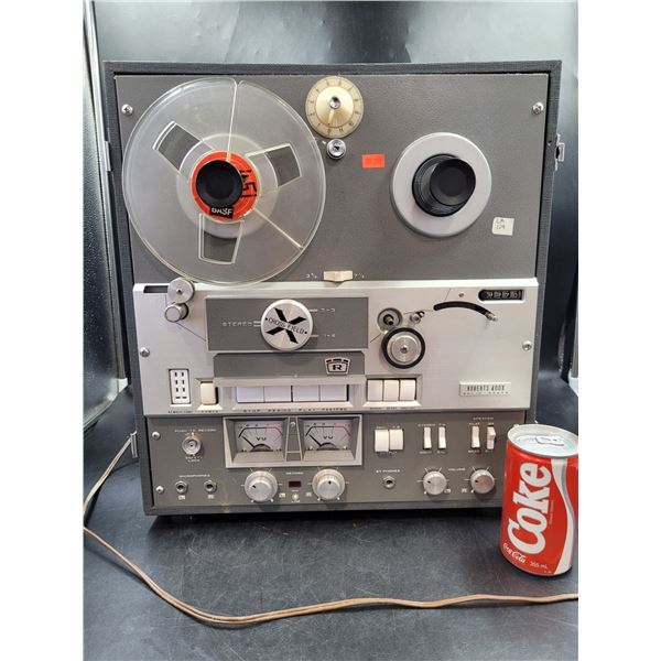Vintage Reel To Reel Roberts 400X Solid State Tape Recorder