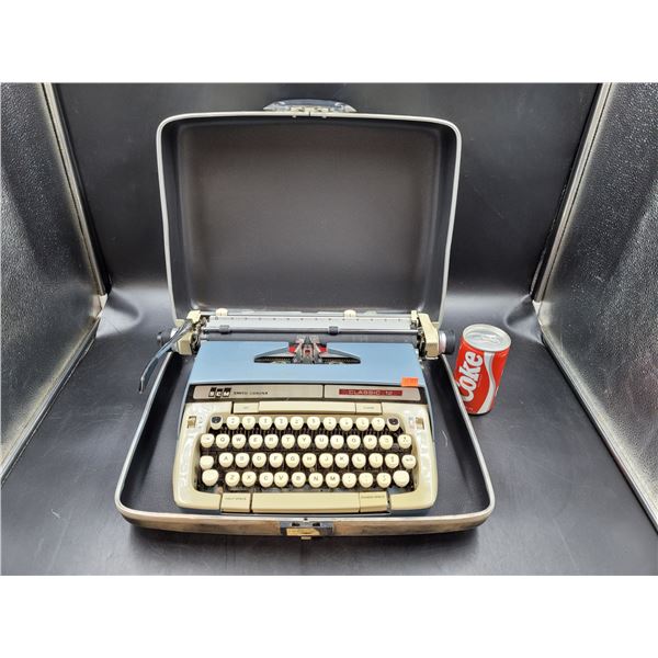 Vintage Smith-Corona Classic 12 Typewriter