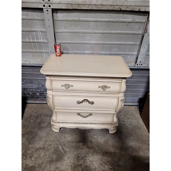 Vintage Wooden 3 Drawer Dresser