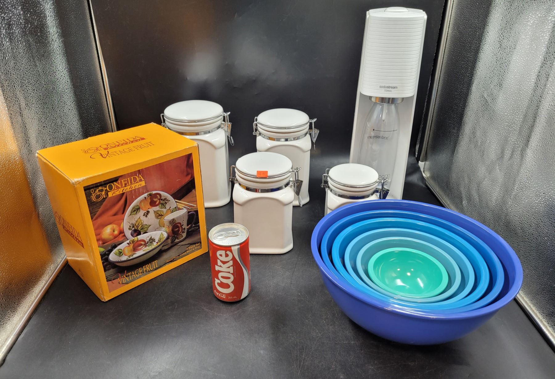Oneida Kitchen Oneida Kitchen Set, Cannisters, Mixing Bowls, & Soda Stream