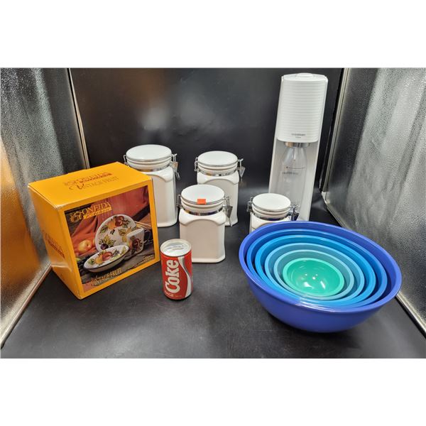 Oneida Kitchen Set, Cannisters, Mixing Bowls, & Soda Stream