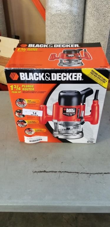 BLACK AND DECKER 1 3/4 HP PLUNGE ROUTER