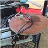 Image 2 : DELTA 16 INCH VARIABLE SPEED SCROLL SAW