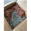 Image 2 : 50LB BOX OF NAILS