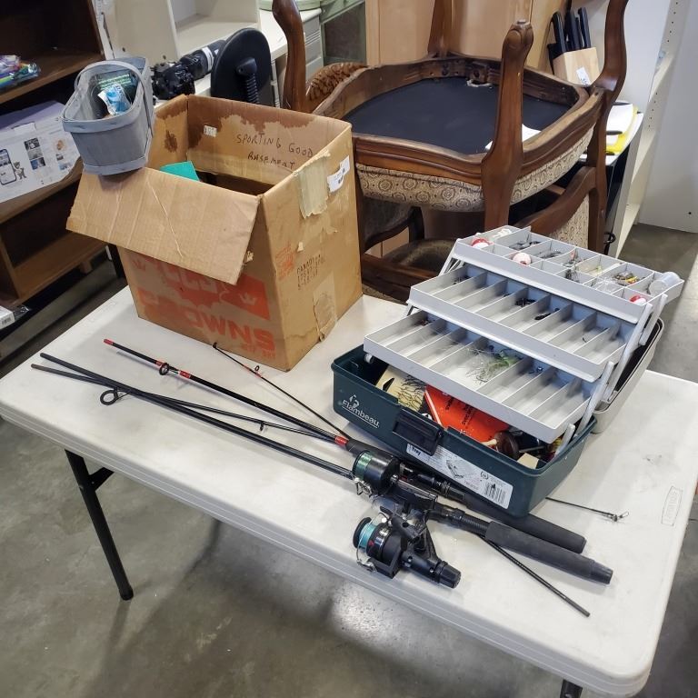 TACKLE BOX WITH TACKLE, WITH 2 SPINNING RODS, REEL AND BOIX OF ASSORTED ...