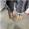 Image 2 : TWO BUNDLES OF CONSTRUCTION FENCING