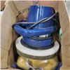 Image 2 : WAXMASTER POLISHER, 2 NEW AUTO BINS AND ASSORTED ROPES AND CORD