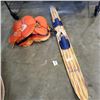 Image 1 : WATER SKI AND LIFE JACKETS
