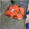 Image 2 : WATER SKI AND LIFE JACKETS