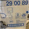 Image 3 : CASE OF TORK HAND TOWEL, WHITE, 6 ROLLS OF 700FT EACH, 7.7 INCH WIDE