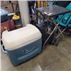 Image 1 : FOLDING TABLE WITH IGLOO COOLER AND CARRYON LUGGAGE