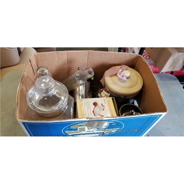VINTAGE KITCHEN ITEMS