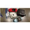 Image 2 : 2 INSTANT CAMERAS AND 2 DIE CAST MODELS