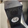 Image 2 : YAMAHA POWERED SUB AND 2 SIDE SPEAKERS
