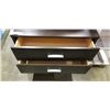 Image 2 : 3 DRAWER DRESSER