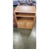 Image 3 : ROLLING WOOD SHELF AND 3 DRAWER CABINET