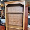 Image 2 : OAK BOOKSHELF