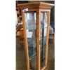 Image 2 : DISPLAY CABINET WITH GLASS SHELVES AND LIGHT