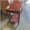 Image 2 : BOMBAY HALL TABLE