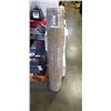 Image 1 : 4' X 6' AREA RUG
