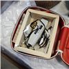 Image 2 : METAL TABLE FAN WITH HAIR TRIMMER SET AND WICKER BASKETS