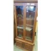 Image 2 : 6FT DOUBLE GLASS DOOR, GUN CABINET, WITH KEY AND LIGHT