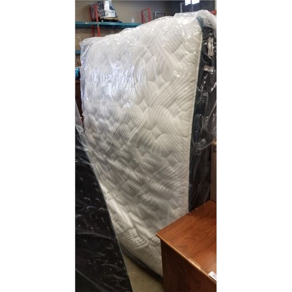 AS NEW QUEENSIZE LOGAN AND COVE FRONTIER MATTRESS