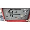 Image 5 : 2 BRAND NEW WINE GIFT BOXES - (2) 2 BOTTLE WINE HOLDER W/ CORKSCREW, BOTTLE STOPPER, POURER, AND FOI