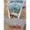 Image 2 : Steel mobile, grain/fertilizer hopper bin